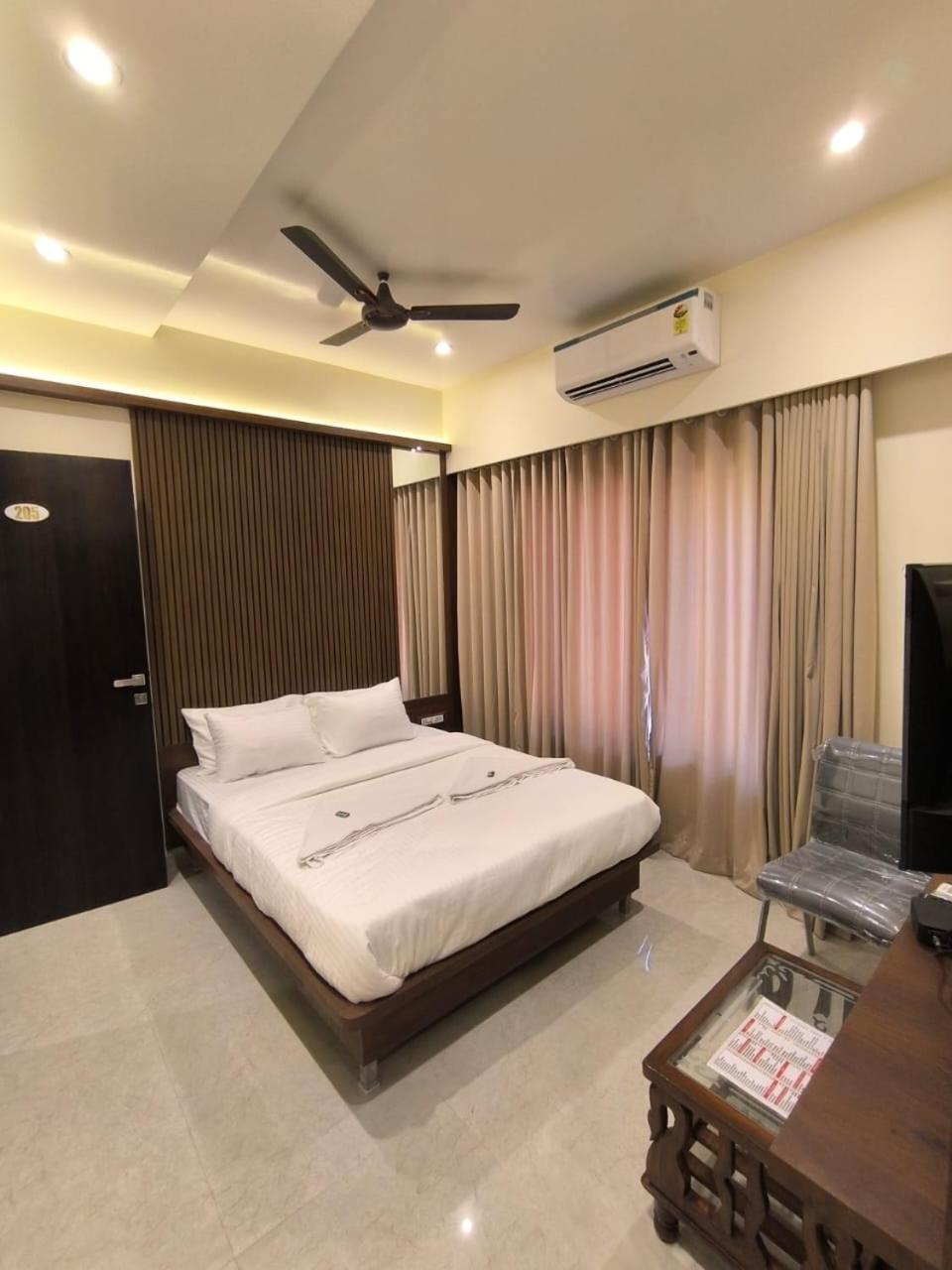 Sharan Residency 호텔 나비뭄바이 외부 사진